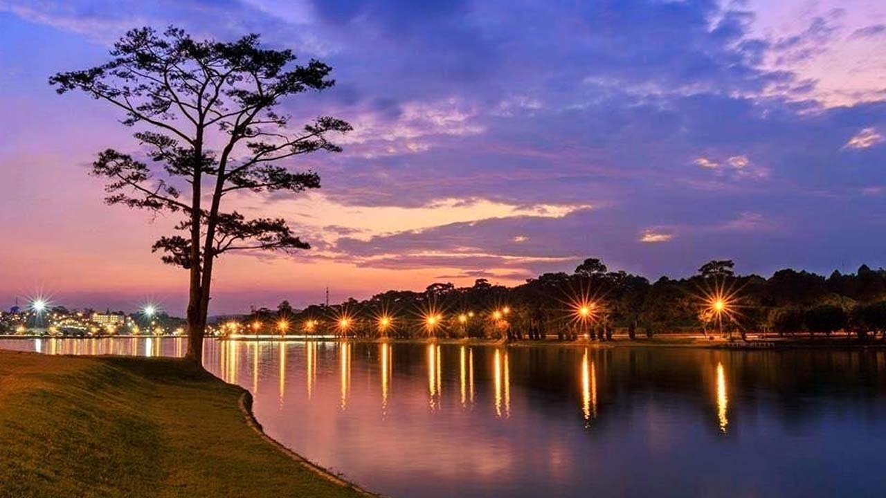 Hồ Xuân Hương - Trái tim thành phố Đà Lạt